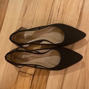 Abella Black pointed toe Flats size 8